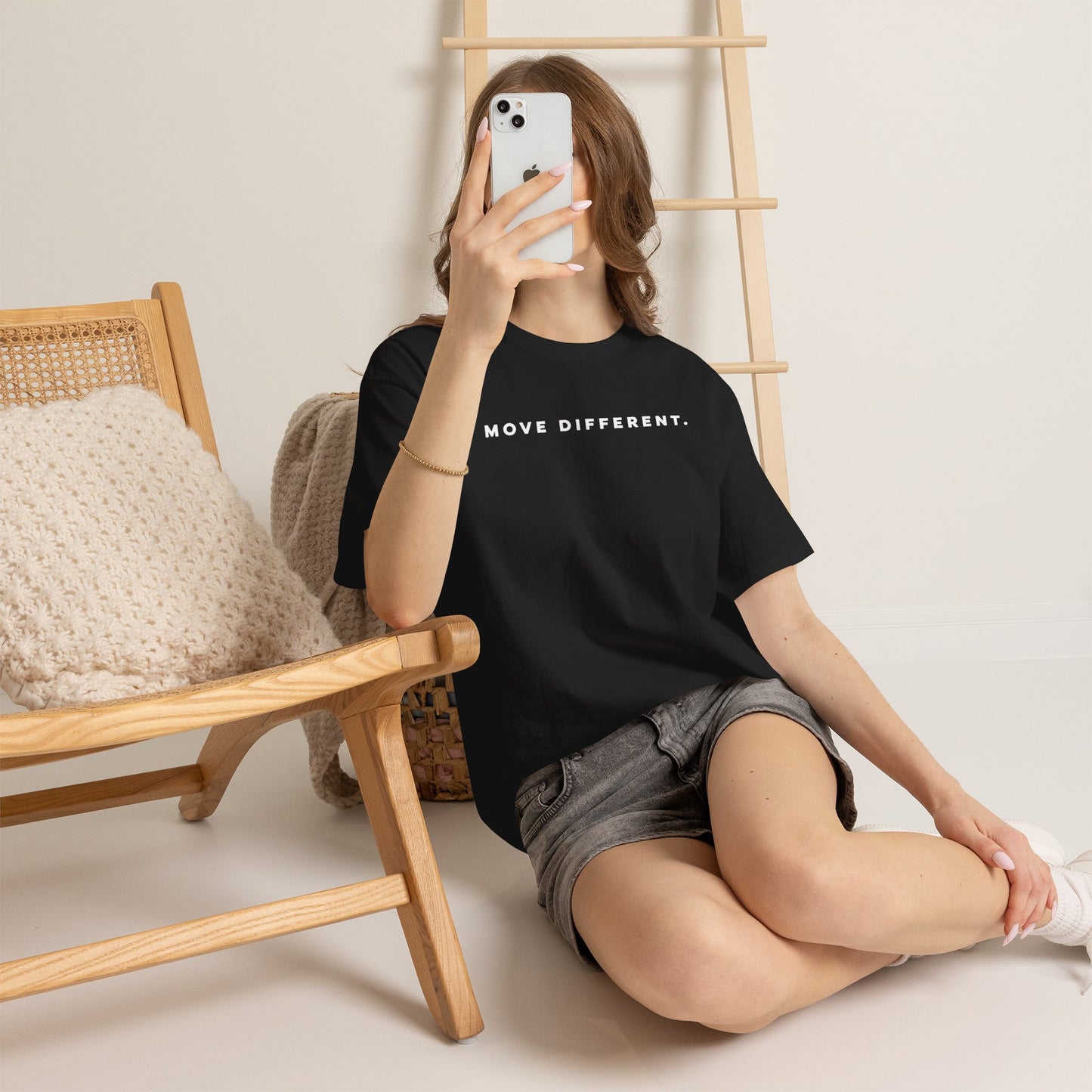 MOVE DIFFERENT T-SHIRT